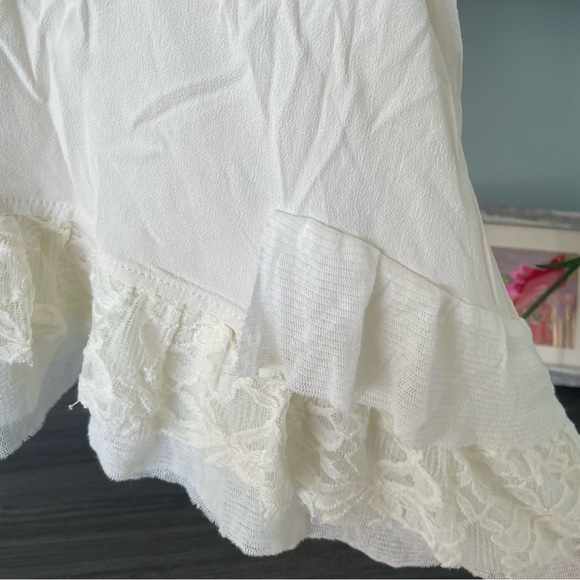 BSB Fashion Off White Cream / Beige Sleeveless Layered Lace Top - Picture 4 of 9